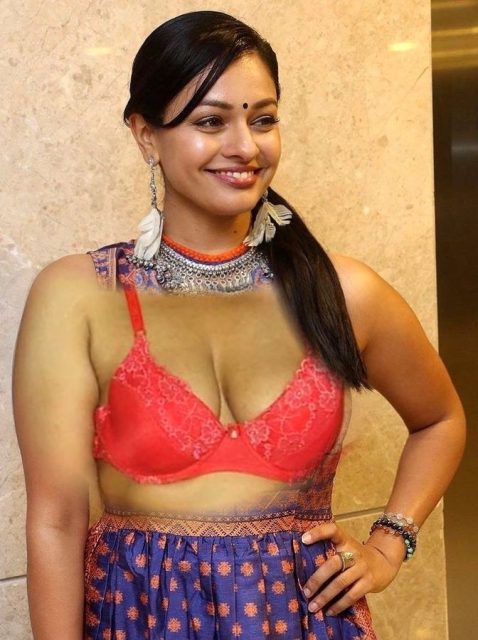 Pooja Kumar hot nude red bra visible xxx pic. 