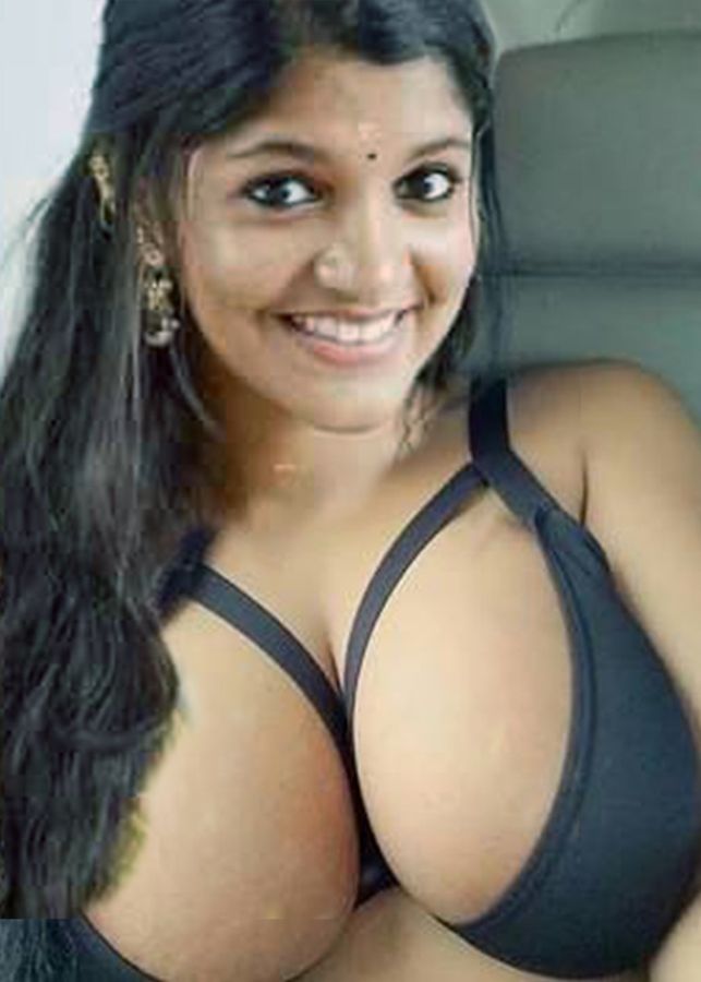 Aparna Balamurali big boobs nude cleavage in black bra pic