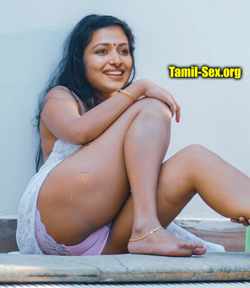 Anu Sithara naked thigh sexy leg exposing panties photo