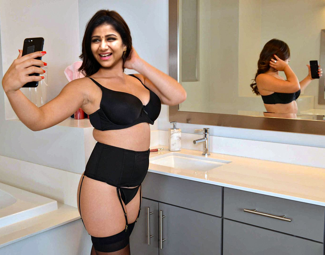 Actress Alya Manasa bra panties bathroom selfie series photos